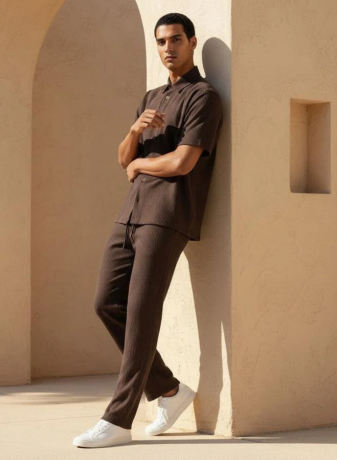 ايكونيك Iconic Men Regular Fit Collared Crinkled Short Sleeve Shirt
